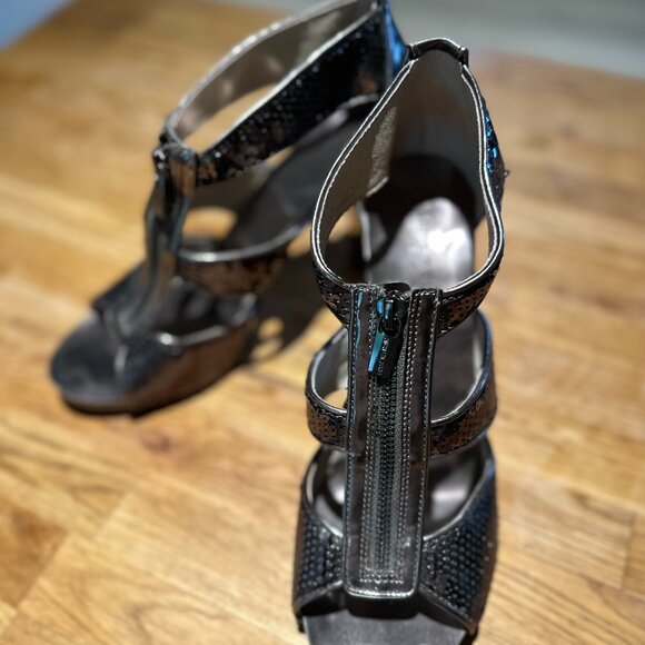 Sparkly Michael Kors Shoe - Picture 1 of 2